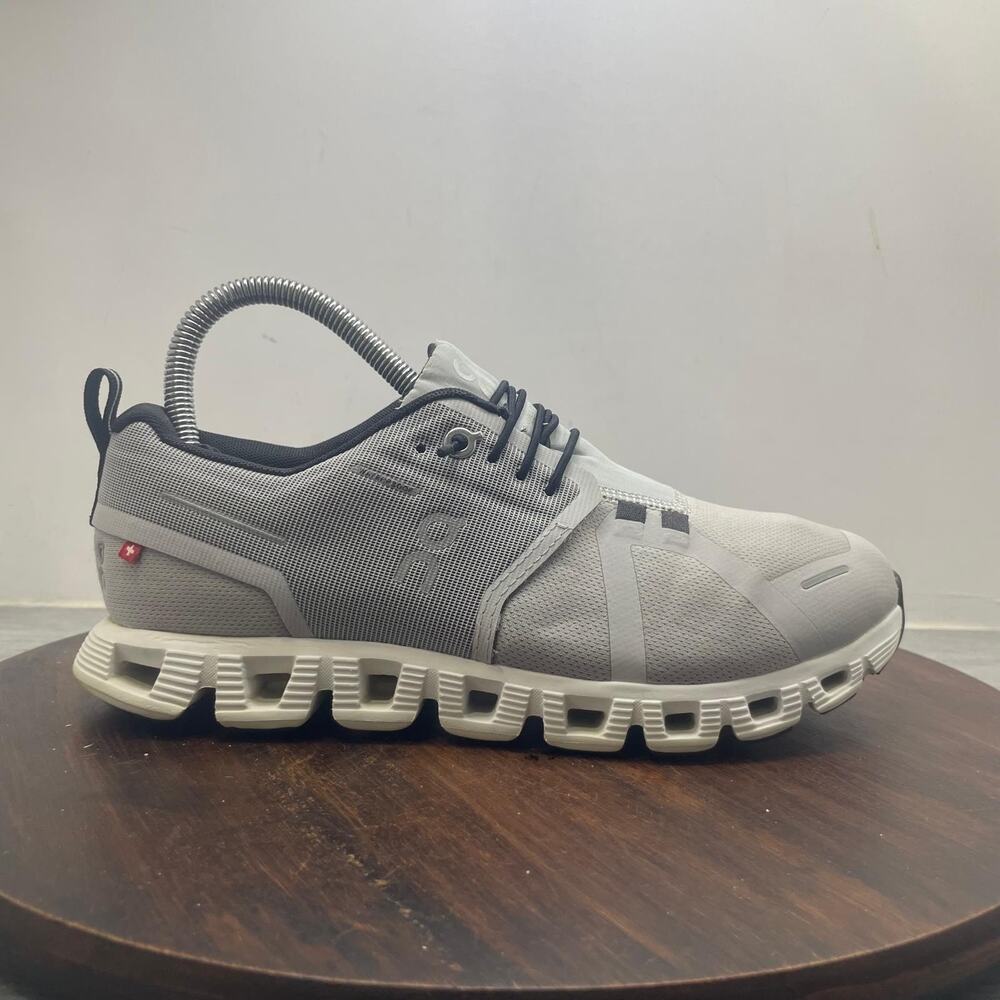 On Cloud 5 Waterproof Women's Size 6.5 Glacier Gray Running Shoes Sneakers